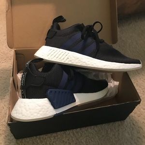 Adidas NMD_R2 Women’s size 5 1/2